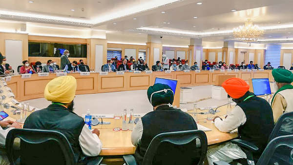 Farmer Leaders Sit on Silent Protest at Meeting, Want Repealing Laws Farmer Leaders Sit on Silent Protest at Meeting, Want Repealing Laws