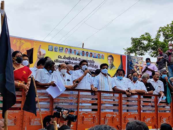 Kmdk president Eswaran participated in the DMK Protest in Namakkal Kmdk president Eswaran participated in the DMK Protest in Namakkal