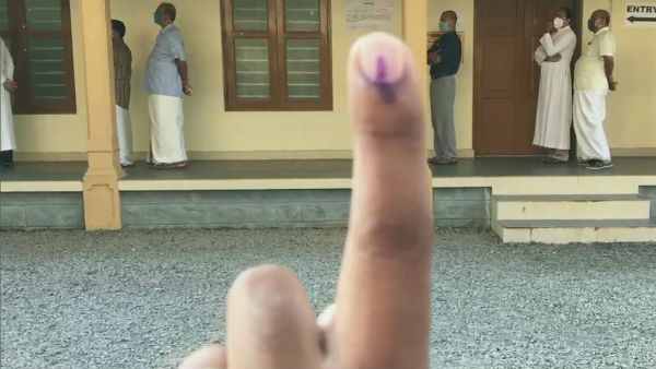Kerala: Voting underway during the 2nd phase of local body elections Kerala: Voting underway during the 2nd phase of local body elections