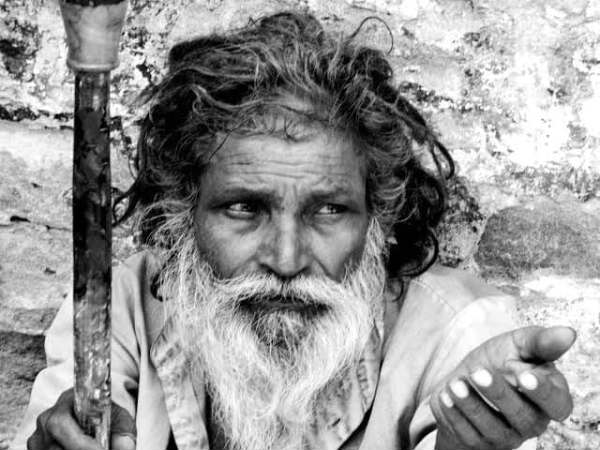 Sillunnu Oru Anubavam is a story series and this is about Muneesu written by Writer Vijaya Giftson. Sillunnu Oru Anubavam is a story series and this is about Muneesu written by Writer Vijaya Giftson.