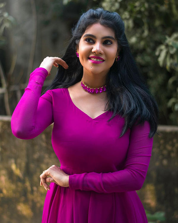 ஜன்னல் வச்ச சுடிதார்