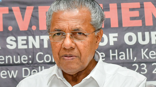 அதே ஊழல் குற்றச்சாட்டு, அங்கேயும்