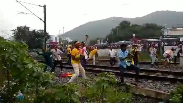 Vanniyar protest Chennai police blocked the PMK Vanniyar protest Chennai police blocked the PMK