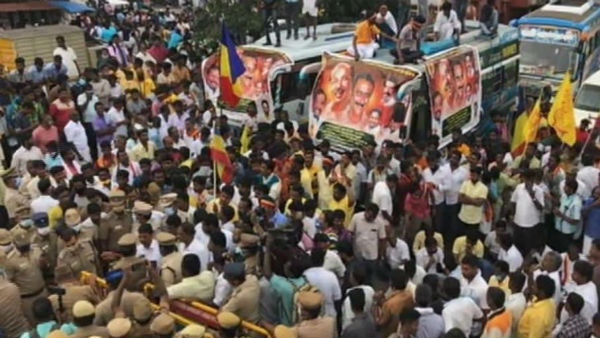 வன்முறையாளர்களாக சித்தரிக்காதீர்
