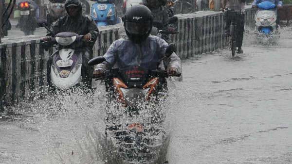 இடியுடன் கூடிய கனமழை
