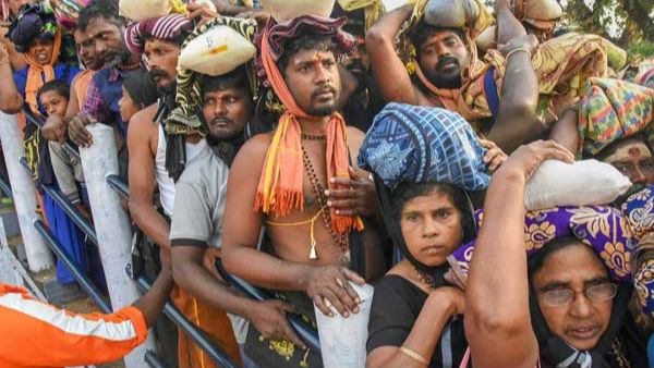 சபரிமலைக்கு பெண்கள் நுழைவதைத் தடுக்கும் வழிகாட்டுதலை கேரள அரசு திரும்பப்பெற்றது 
