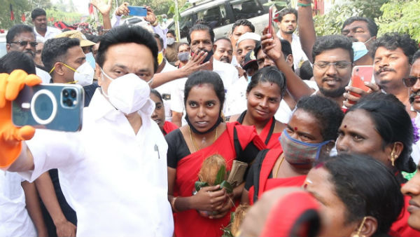 MK Stalin selfie taken with the people is goes on viral MK Stalin selfie taken with the people is goes on viral