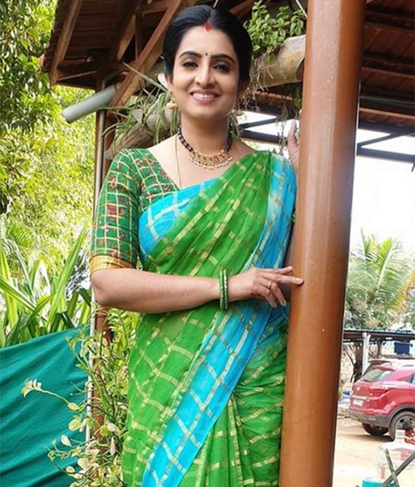 உடைந்து போய் விட்ட தனம்
