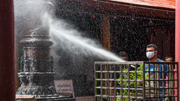 சாமியை பார்க்க முடியலையே