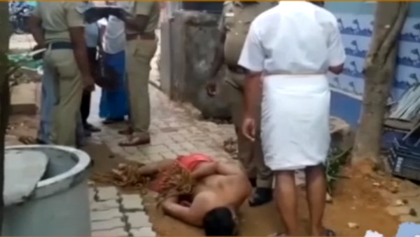 கழுத்தை கடித்தார்