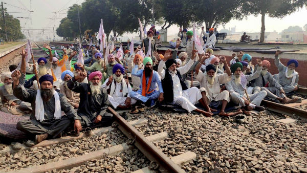 Farmers protest: Many trains have been canceled by the Northern Railway Farmers protest: Many trains have been canceled by the Northern Railway