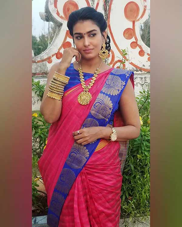 வாயை விட கண்ணு பவர்புல்!