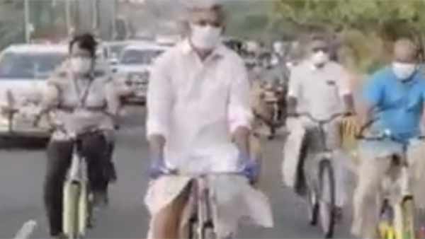 சைக்கிளில் வலம் வந்த அமைச்சர்