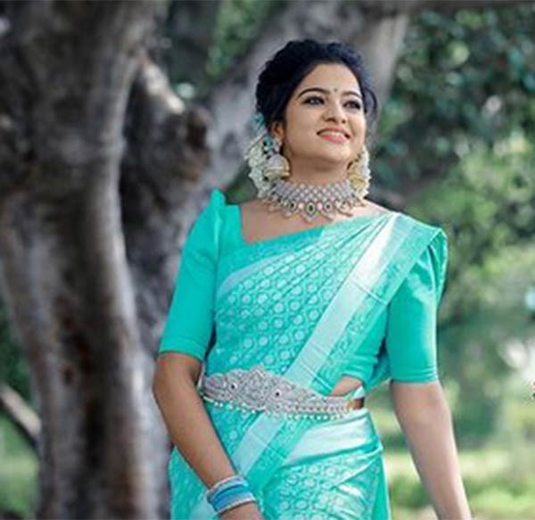 ஏன்க்கா இப்படி