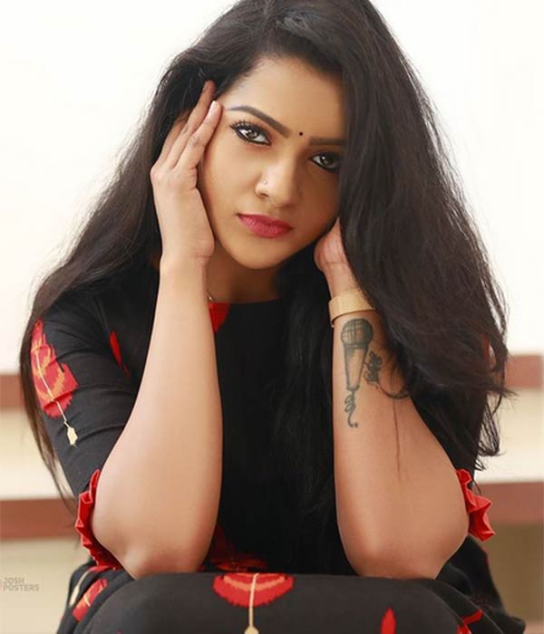 தைரியமான பெண்ணாச்சே