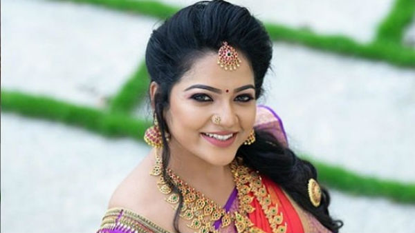அதிகாலை திரும்பினார்