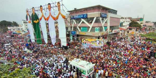 அதிமுகவை உடைக்க முயற்சி