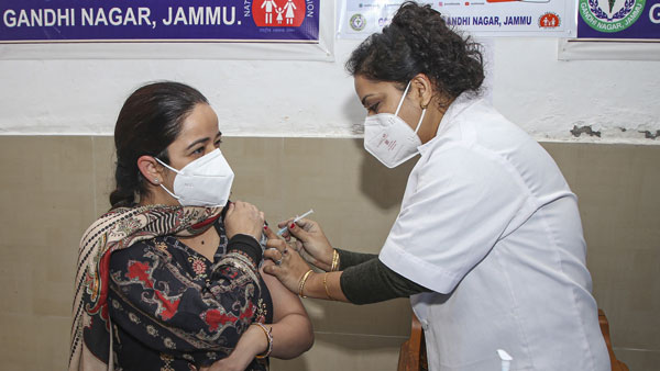 16 lakh covid vaccination Karnataka tops with 1.9 lakh 16 lakh covid vaccination Karnataka tops with 1.9 lakh