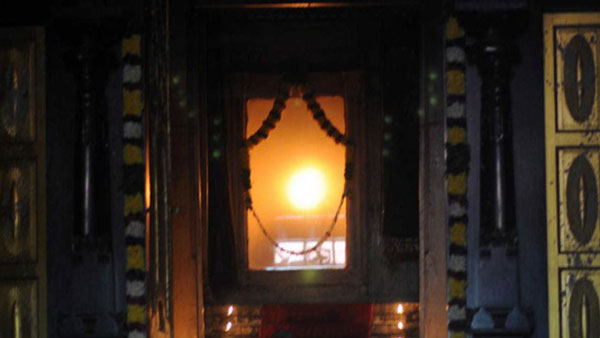 Thaipusam 2021: Devotees witness Jyoti Darshan at Vadalur Satya Gnanasabai Thaipusam 2021: Devotees witness Jyoti Darshan at Vadalur Satya Gnanasabai