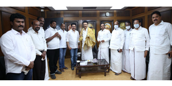 திமுகவில் இணைந்த 6 பேர்
