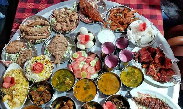 12 விதமான உணவுகள்