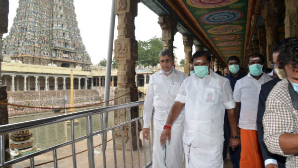 Chief Minister Edappadi Palanisamy visited Meenakshi Amman Temple in Madurai Chief Minister Edappadi Palanisamy visited Meenakshi Amman Temple in Madurai
