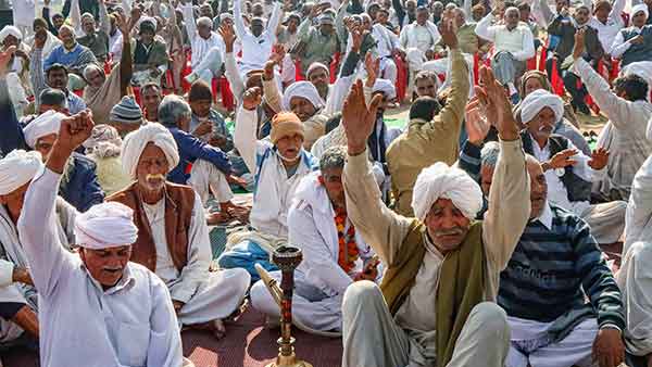 Tractor Parade Violence: Farmer Leaders Postpone Budget Day March to Parliament Tractor Parade Violence: Farmer Leaders Postpone Budget Day March to Parliament