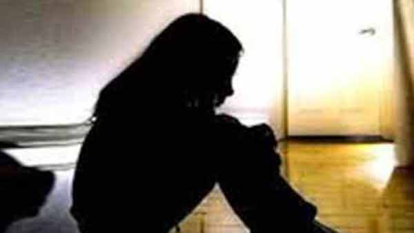சிறுமியிடம் அத்துமீறல்