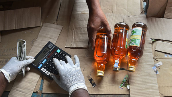 Liquor worth Rs 417.18 crore has been sold in Tamil Nadu in two days Liquor worth Rs 417.18 crore has been sold in Tamil Nadu in two days