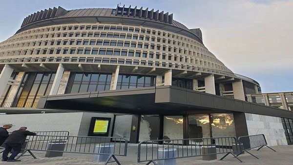 Man arrested after axe attack on New Zealand parliament Man arrested after axe attack on New Zealand parliament