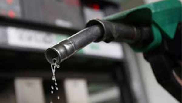 Petrol price hits record high at Rs 92.04 per liter in Mumbai Petrol price hits record high at Rs 92.04 per liter in Mumbai