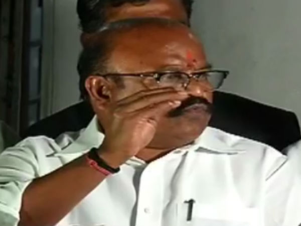 குதிருக்குள் இல்லை