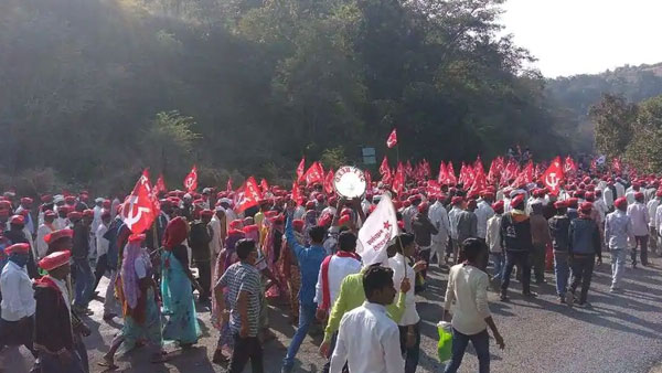 அதிரும் மகாராஷ்டிரா