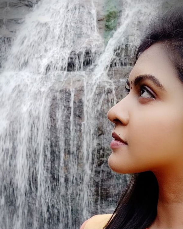 வழிந்தோடும் பாசம்