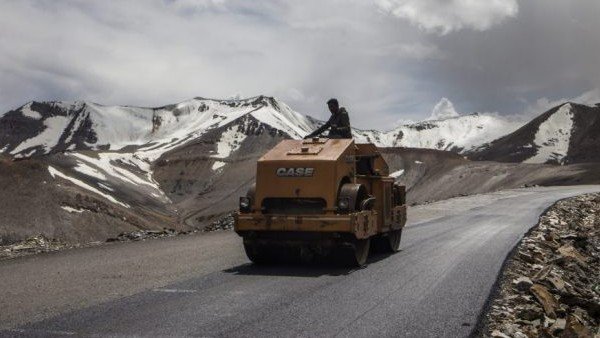 China builds new road south of Pangong Tso in Ladakh China builds new road south of Pangong Tso in Ladakh