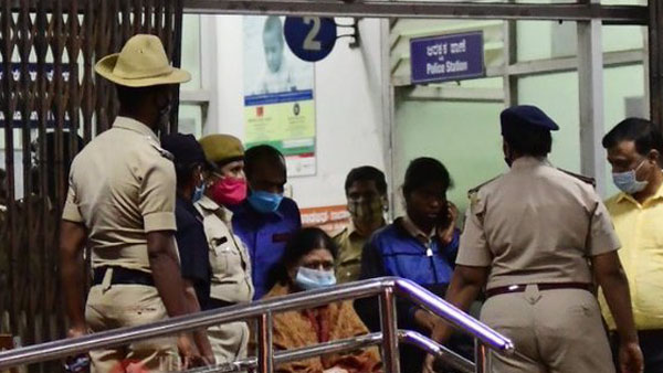 விக்டோரியா ஏன் போகவில்லை