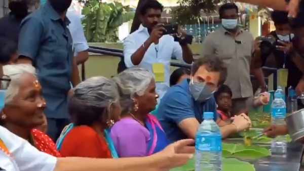 வறுத்தெடுக்கும் நெட்டிசன்கள் :