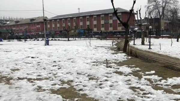 Minus 8.8 Degrees Celsius records in Srinagar Minus 8.8 Degrees Celsius records in Srinagar