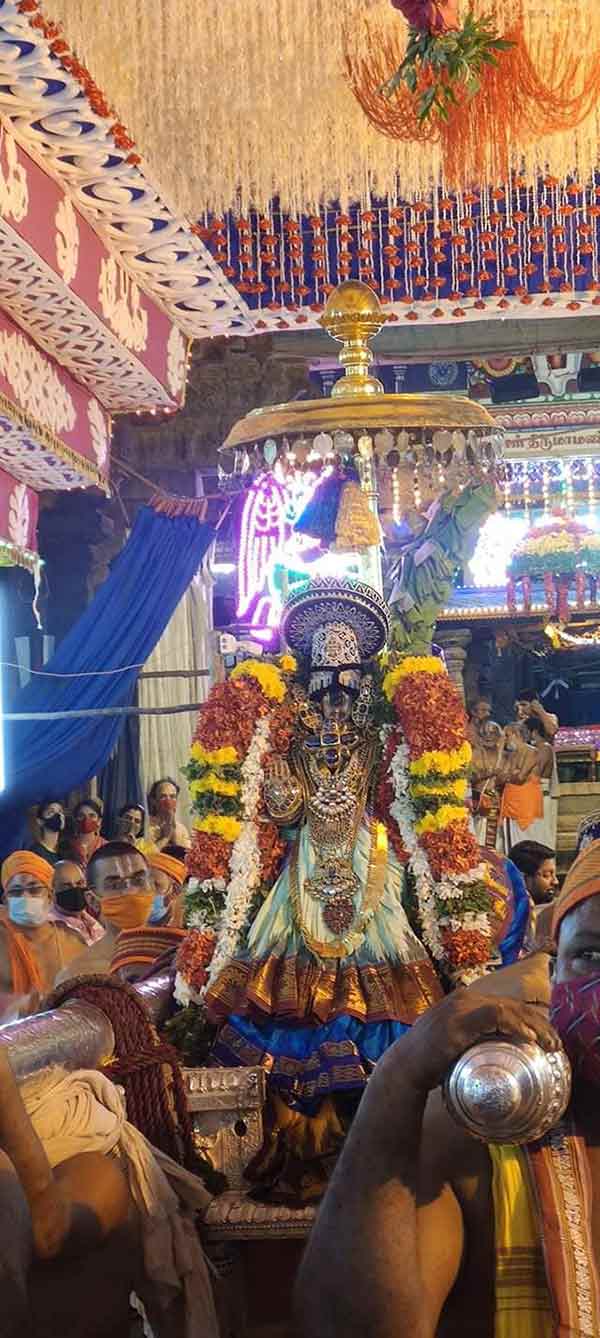 Srirangam Ranganathar temple Namperumal Kaithala sevai festival Srirangam Ranganathar temple Namperumal Kaithala sevai festival