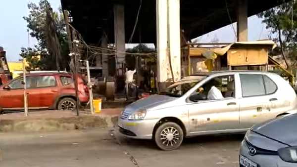 Toll plaza near Chennai vandalised by TVK Cadres Toll plaza near Chennai vandalised by TVK Cadres