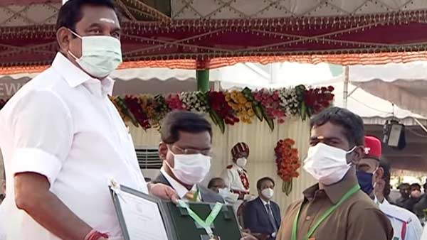 72nd Republic Day: TN Governor Banwarilal Purohit hoisted the national flag 72nd Republic Day: TN Governor Banwarilal Purohit hoisted the national flag