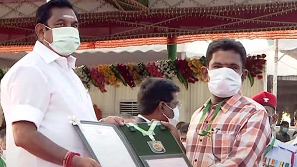 72nd Republic Day: TN Governor Banwarilal Purohit hoisted the national flag 72nd Republic Day: TN Governor Banwarilal Purohit hoisted the national flag