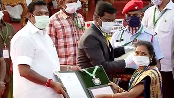72nd Republic Day: TN Governor Banwarilal Purohit hoisted the national flag 72nd Republic Day: TN Governor Banwarilal Purohit hoisted the national flag
