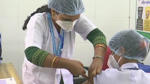 பெண் துப்புரவுத் தொழிலாளி