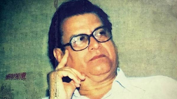 Veteran Marathi poet refuses literary award over ‘Saraswati’ portrait on stage Veteran Marathi poet refuses literary award over ‘Saraswati’ portrait on stage