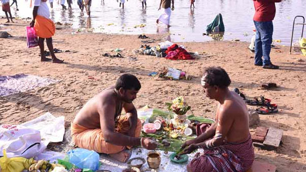 Today Thai Amavasai : Lakhs devotees take holy dip in sea and rivers across TN Today Thai Amavasai : Lakhs devotees take holy dip in sea and rivers across TN