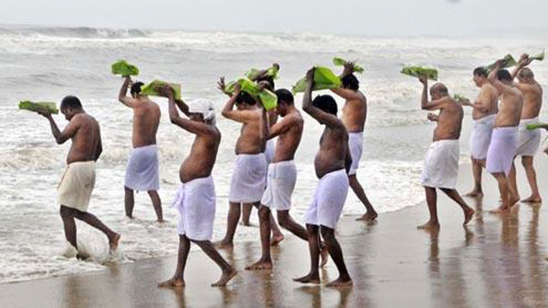 Today Thai Amavasai : Lakhs devotees take holy dip in sea and rivers across TN Today Thai Amavasai : Lakhs devotees take holy dip in sea and rivers across TN