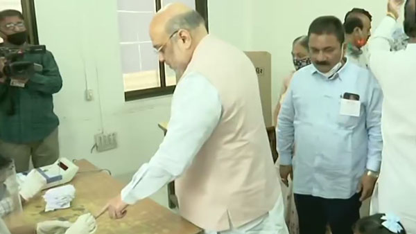 Gujarat Municipal Election: Amit Shah casts vote in Ahmedabad Gujarat Municipal Election: Amit Shah casts vote in Ahmedabad