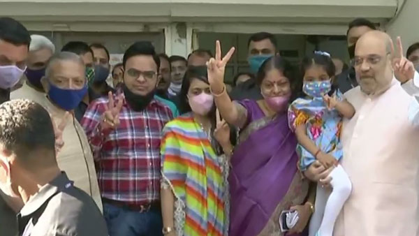 Gujarat Municipal Election: Amit Shah casts vote in Ahmedabad Gujarat Municipal Election: Amit Shah casts vote in Ahmedabad