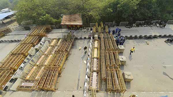 Delhi Police turns farmers protest sites into fortresses barricades, cement walls Delhi Police turns farmers protest sites into fortresses barricades, cement walls